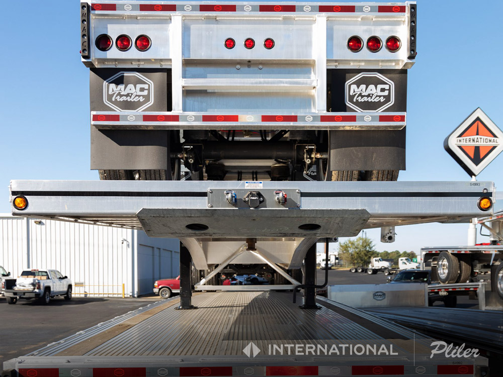 2025 MAC TRAILER 53ft FLATBED ROADWARRIOR | SH064993 - image 2 of 6