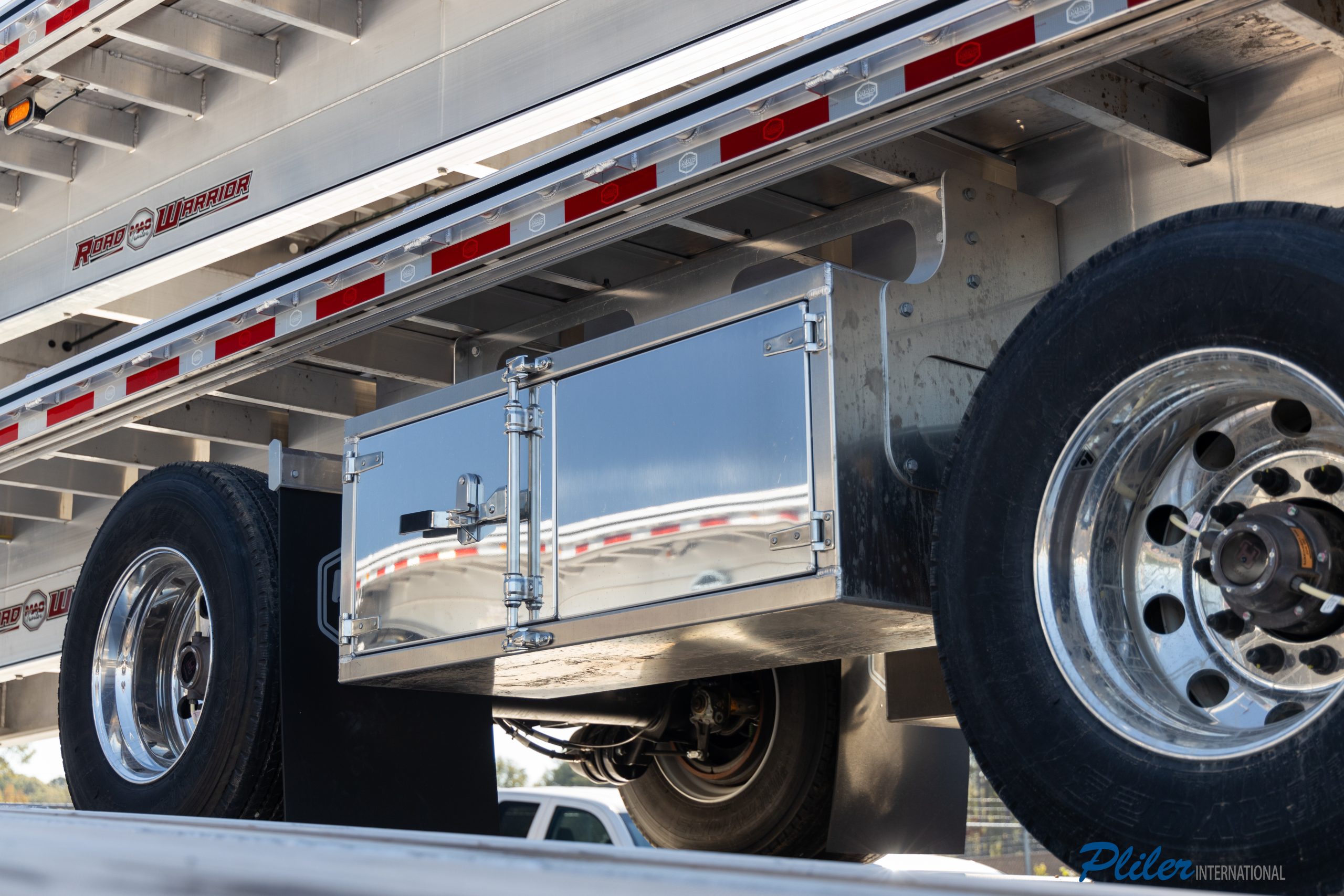 2025 MAC TRAILER MFG FLATBED | SH064993 - image 4 of 6