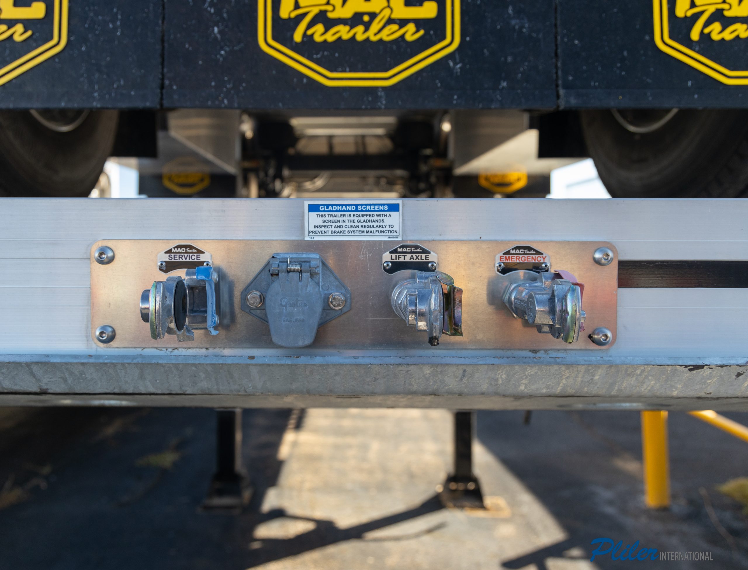 2025 MAC TRAILER FLATBED | SH073555 - image 2 of 6