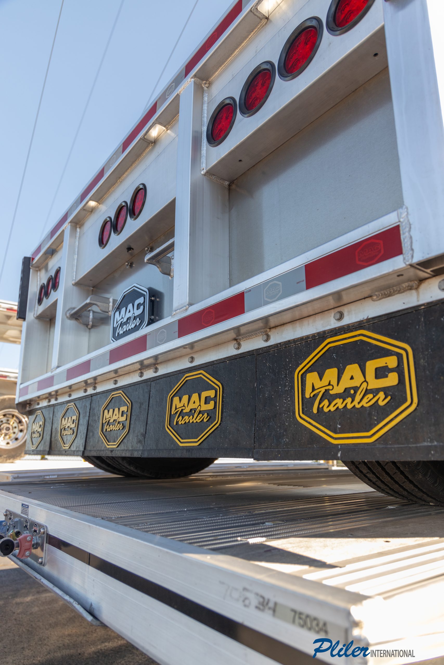 2025 MAC TRAILER FLATBED | SH073555 - image 3 of 6