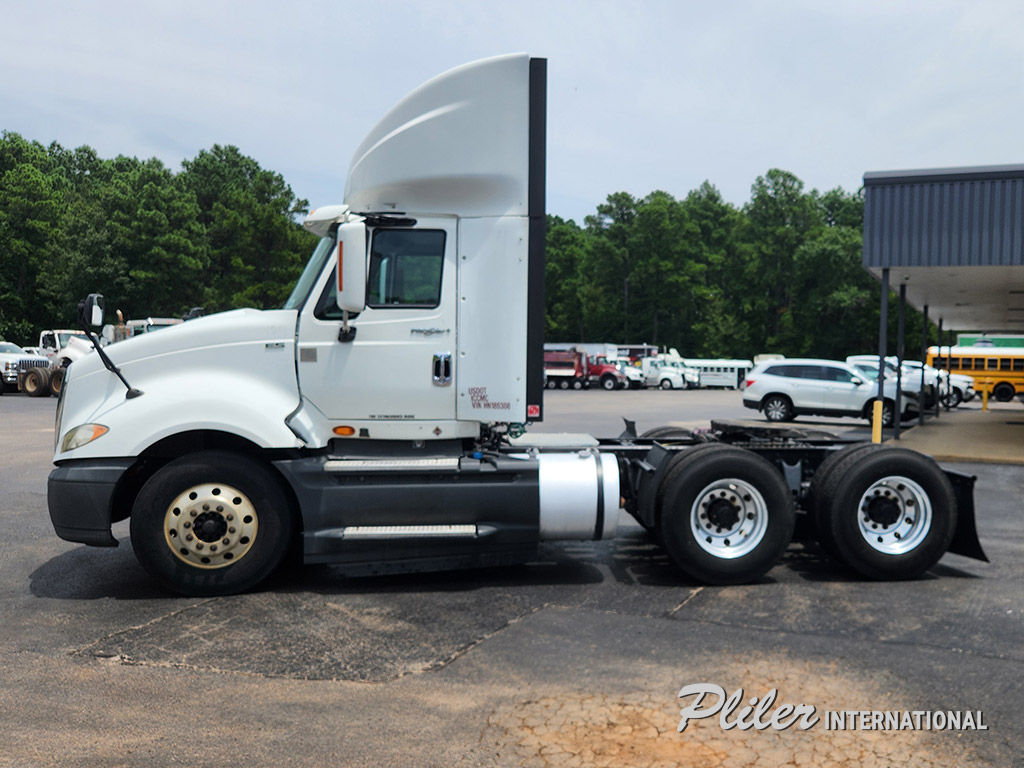 2017 INTERNATIONAL PROSTAR | HN189308 - image 2 of 6