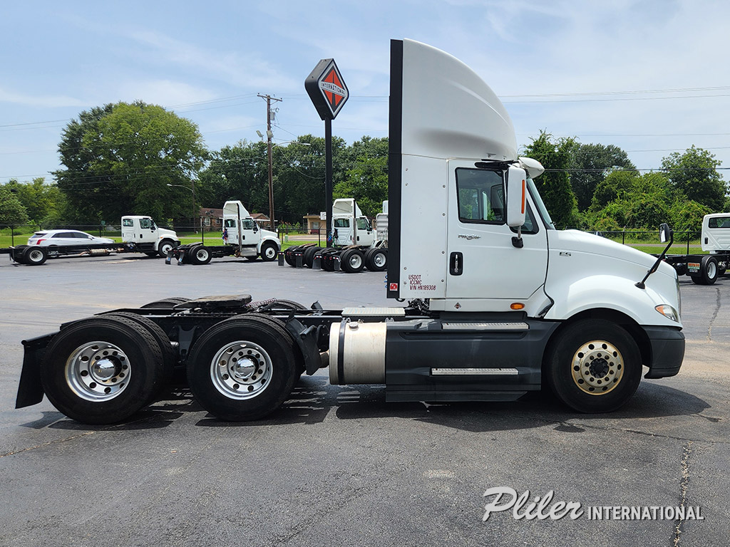 2017 INTERNATIONAL PROSTAR | HN189308 - image 5 of 6