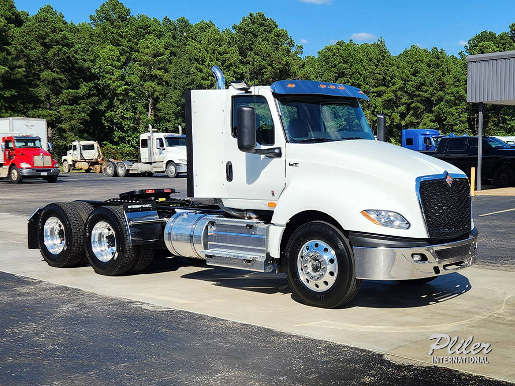 2025 INTERNATIONAL LT | SN298704 - image 3 of 6