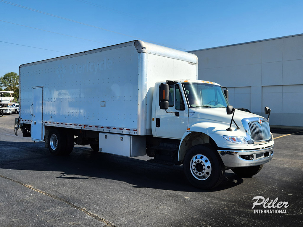 2018 INTERNATIONAL DURASTAR 4300 | JH647384 - image 3 of 6