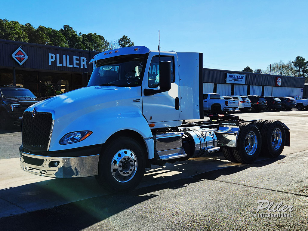 2025 INTERNATIONAL LT | SN298842 - image 1 of 6
