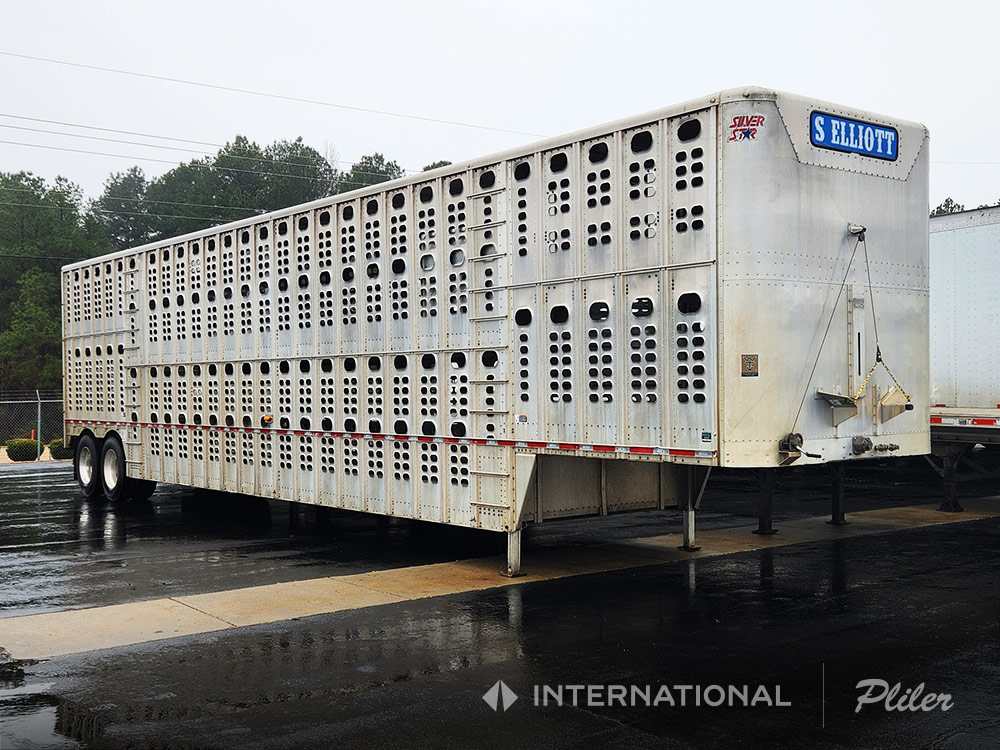 2015 WILSON LIVESTOCK TRAILER | F5546119 - image 1 of 6