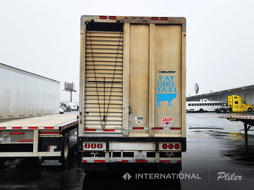 2015 WILSON LIVESTOCK TRAILER | F5546119 - image 3 of 6