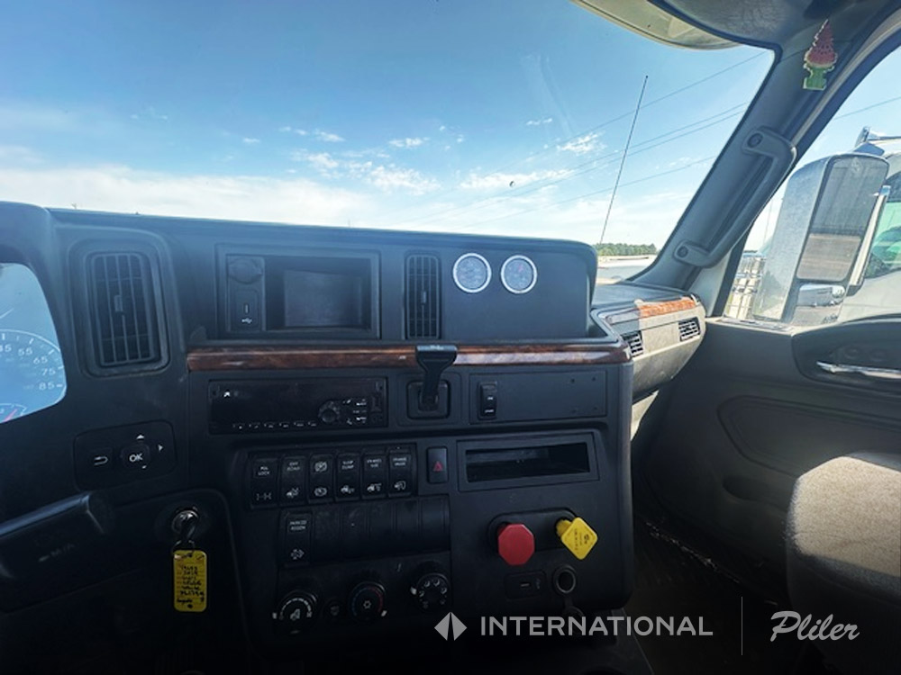 2019 INTERNATIONAL LT | KN527639 - image 4 of 6