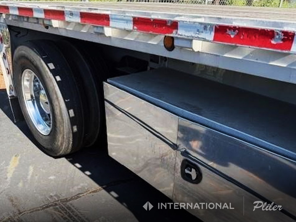 2010 REITNOUER 48' Flatbed Trailer | AR023327 - image 2 of 5