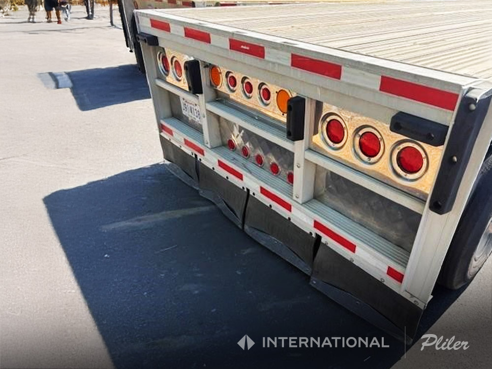 2010 REITNOUER 48' Flatbed Trailer | AR023327 - image 3 of 5