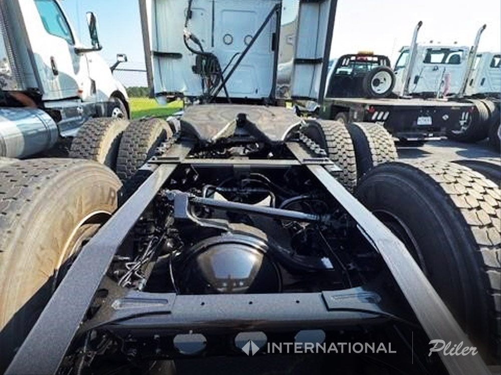 2019 INTERNATIONAL LT Sleeper | KN23242 - image 3 of 6