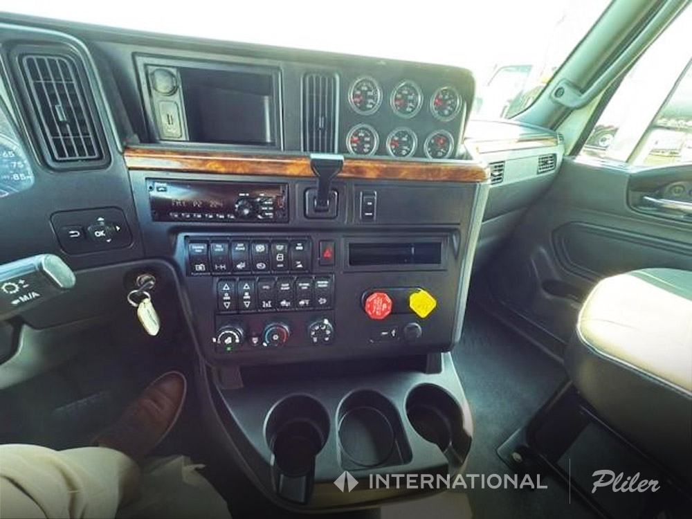 2019 INTERNATIONAL LT Sleeper | KN23242 - image 5 of 6