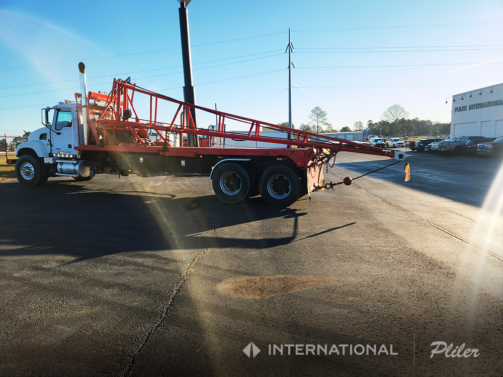 2005 MACK GRANITE CV713 Gin Pole Flatbed Winch Truck | 5M023039 2005 MACK GRANITE CV713 Gin Pole Flatbed Winch Truck | 5M023039 - image 3 of 6