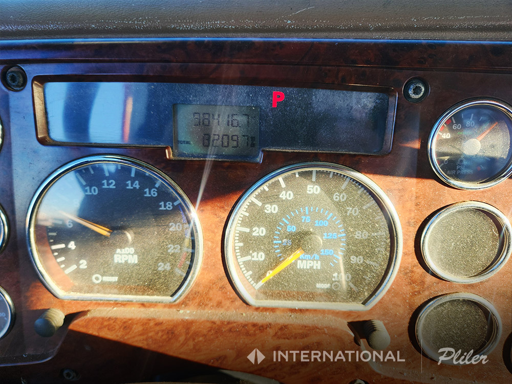 2005-MACK-CV713-(M023039)-8 2005-MACK-CV713-(M023039)-8