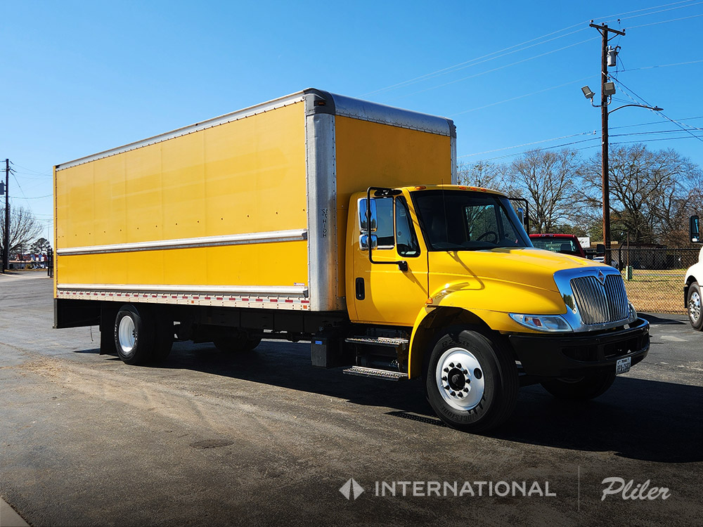2018 INTERNATIONAL DURASTAR 4300 Box Truck | JH468026 2018 INTERNATIONAL DURASTAR 4300 Box Truck | JH468026 - image 3 of 6