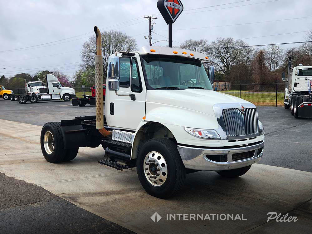 2015 INTERNATIONAL DURASTAR 4400 | FL553878 2015 INTERNATIONAL DURASTAR 4400 | FL553878 - image 3 of 6