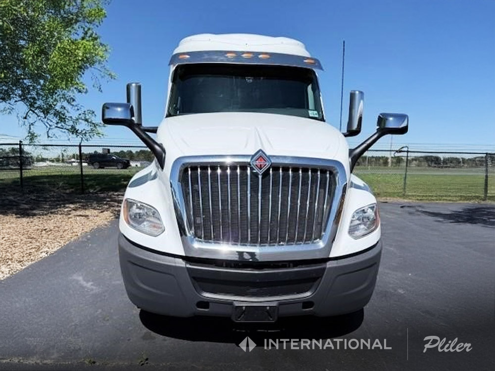 2022 INTERNATIONAL LT Sleeper | NN555711 2022 INTERNATIONAL LT Sleeper | NN555711 - image 2 of 6