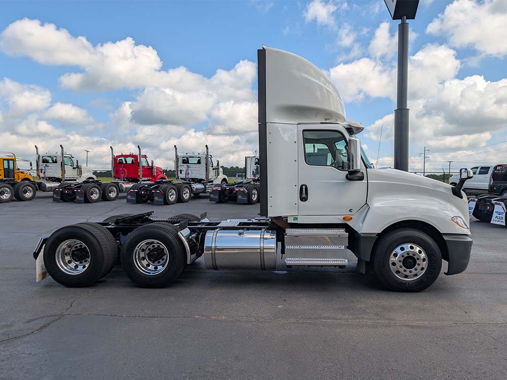 2019 INTERNATIONAL LT | KN527641 2019 INTERNATIONAL LT | KN527641 - image 4 of 6
