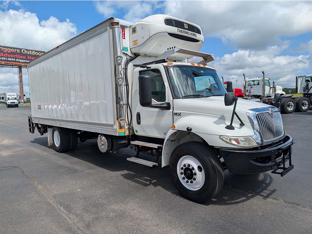 2019 INTERNATIONAL MV | Reefer Box Truck | KL227366 2019 INTERNATIONAL MV | Reefer Box Truck | KL227366 - image 3 of 6