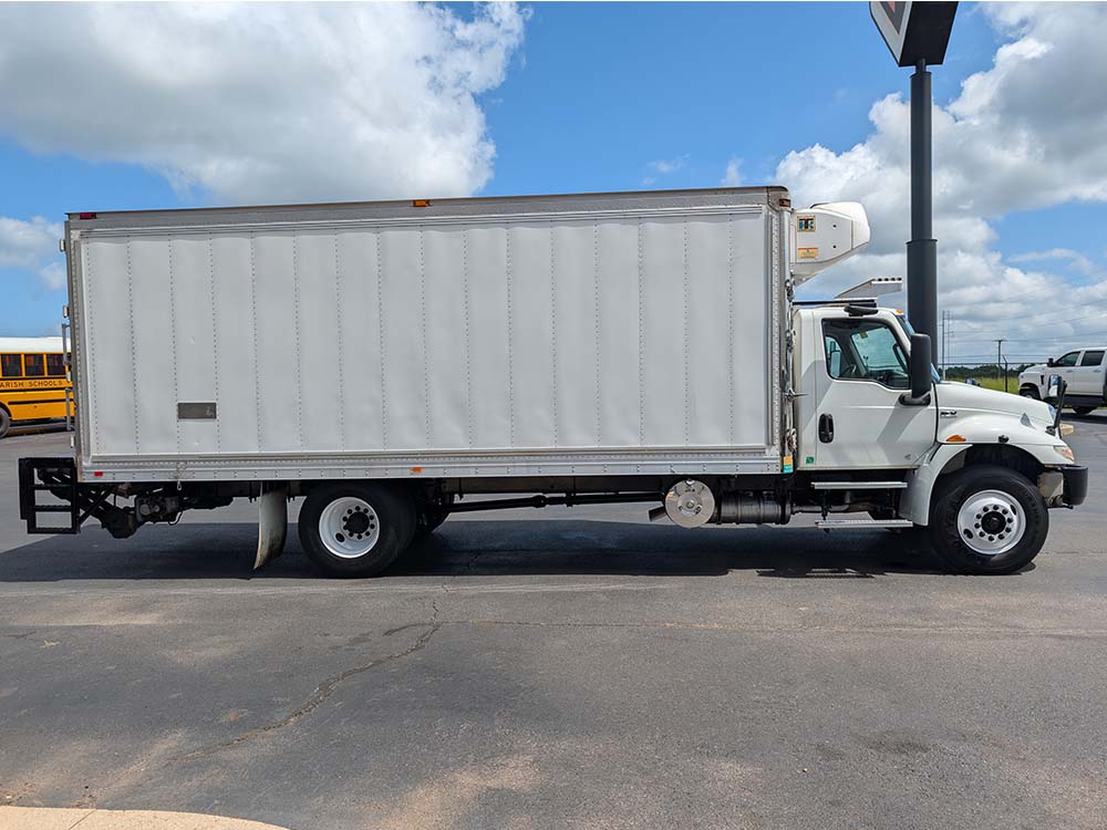 2019 INTERNATIONAL MV | Reefer Box Truck | KL227366 2019 INTERNATIONAL MV | Reefer Box Truck | KL227366 - image 4 of 6