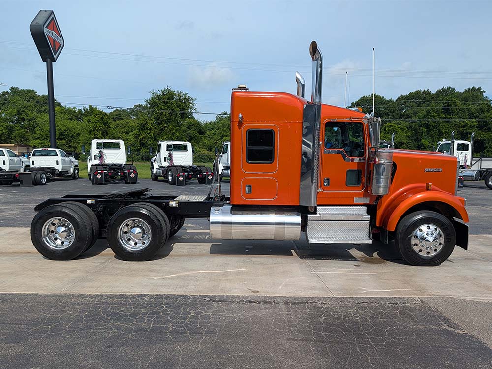 2019 KENWORTH W900 Sleeper Truck | KJ946690 2019 KENWORTH W900 Sleeper Truck | KJ946690 - image 4 of 6