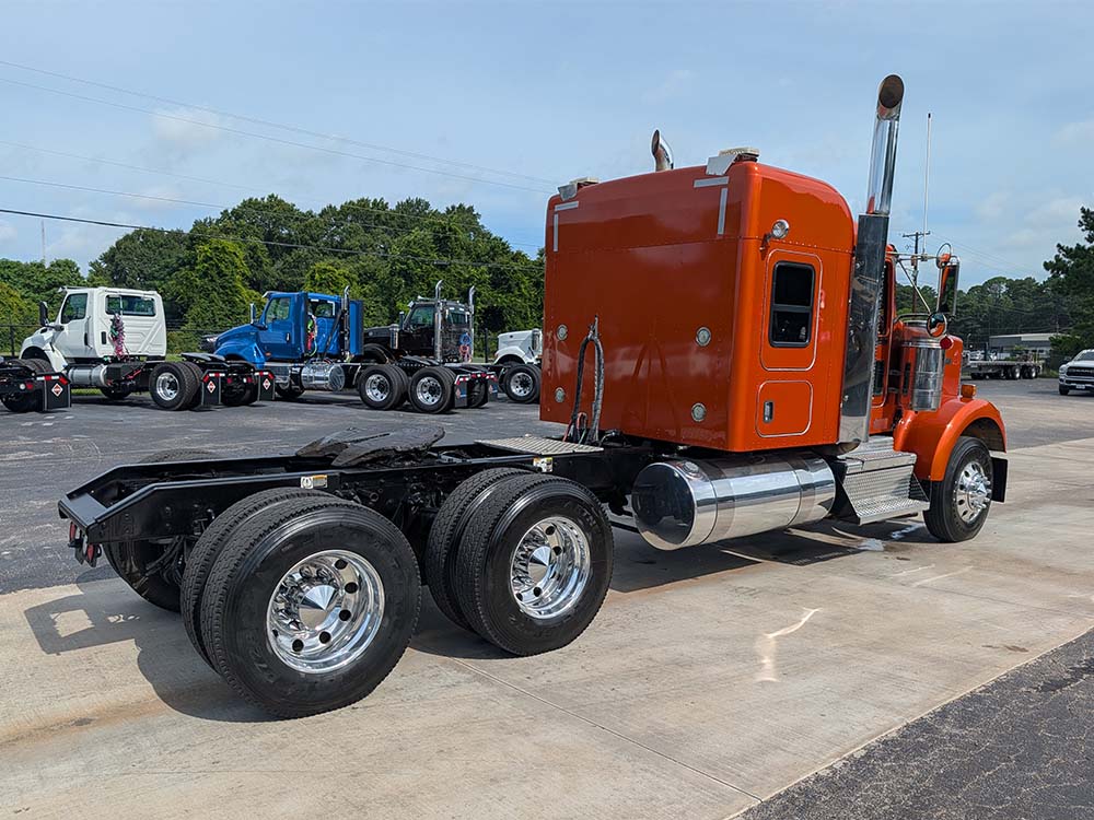 2019 KENWORTH W900 Sleeper Truck | KJ946690 2019 KENWORTH W900 Sleeper Truck | KJ946690 - image 5 of 6