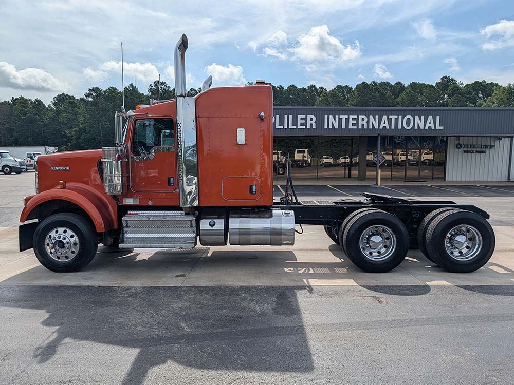2019 KENWORTH W900 (KJ946690)_0007_PXL_20260626_144439371 2019 KENWORTH W900 (KJ946690)_0007_PXL_20260626_144439371