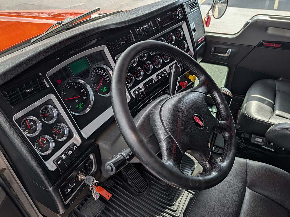 2019 KENWORTH W900 (KJ946690)_0011_PXL_20260626_144549454 2019 KENWORTH W900 (KJ946690)_0011_PXL_20260626_144549454