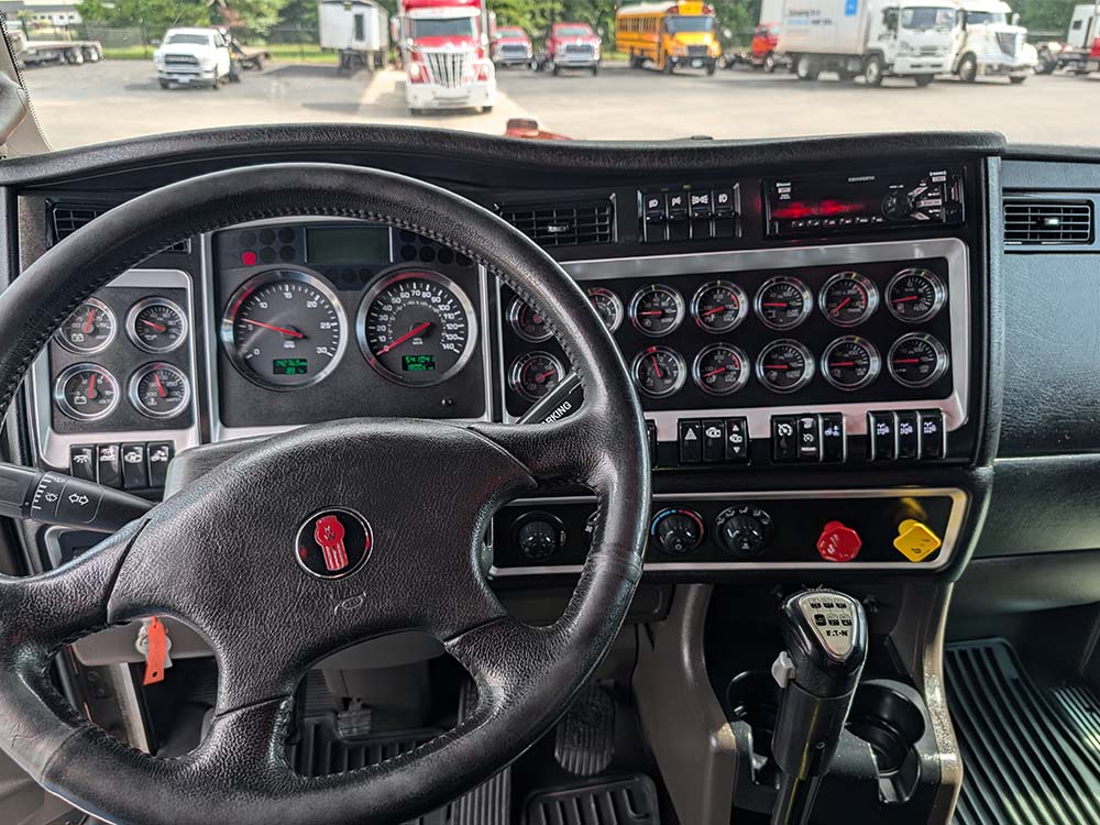 2019 KENWORTH W900 (KJ946690)_0012_PXL_20260626_144618922 2019 KENWORTH W900 (KJ946690)_0012_PXL_20260626_144618922