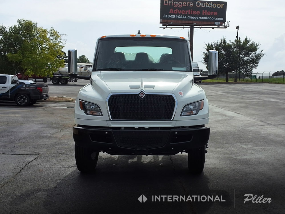 2027 INTERNATIONAL MV Cab & Chassis | VS639939 2027 INTERNATIONAL MV Cab & Chassis | VS639939 - image 2 of 6